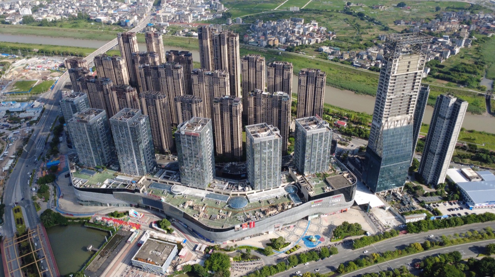 08超高层-福建南充正荣财富中心200米